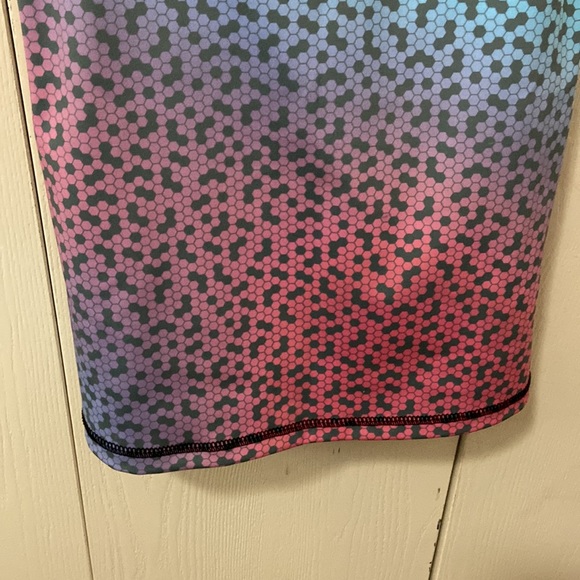 Triple Flip Pink, Blue, Purple & Grey Hexagon Print Spaghetti Strap Tank Top - Picture 3 of 6